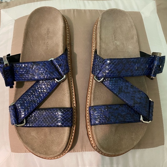 NEW Michael Kors Judd snake Lapis Size 6 - Picture 1 of 3